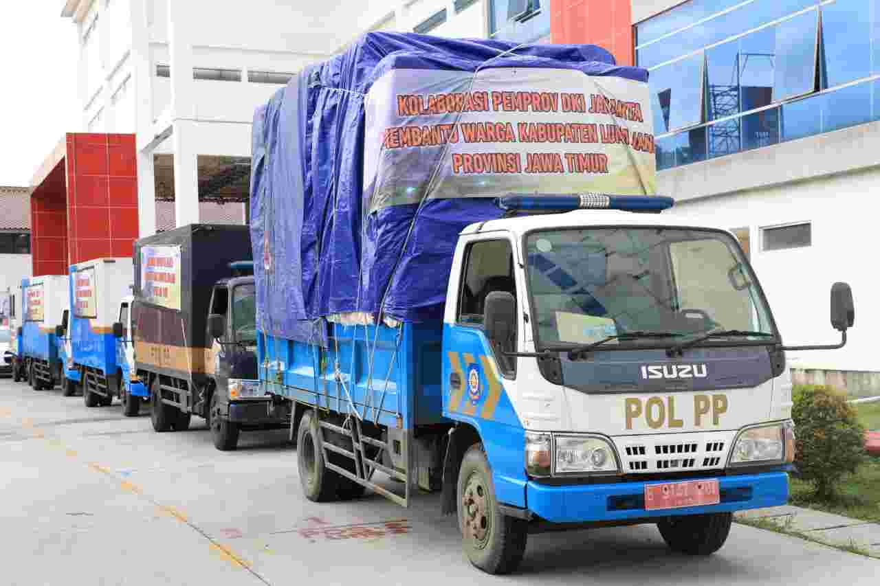 Pengiriman Logistik ke Semeru