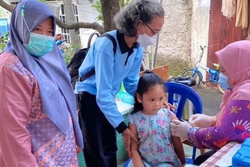 Vaksinasi Polio