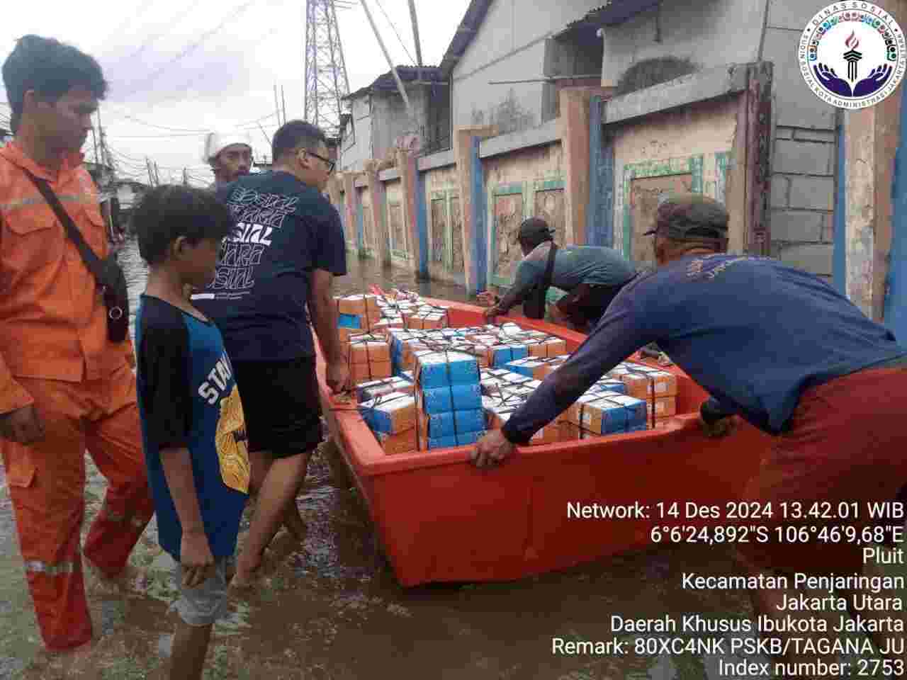 Bantuan Korban Banjir Rob di Jakarta Utara.