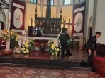 Pengamanan Gereja Katedral Saat Paskah.