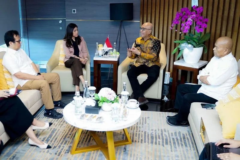 Menteri Komunikasi dan Digital Meutya Hafid Bersama Ketum PWI 2025