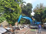 Penertiban Bangunan di Pasar Barito.