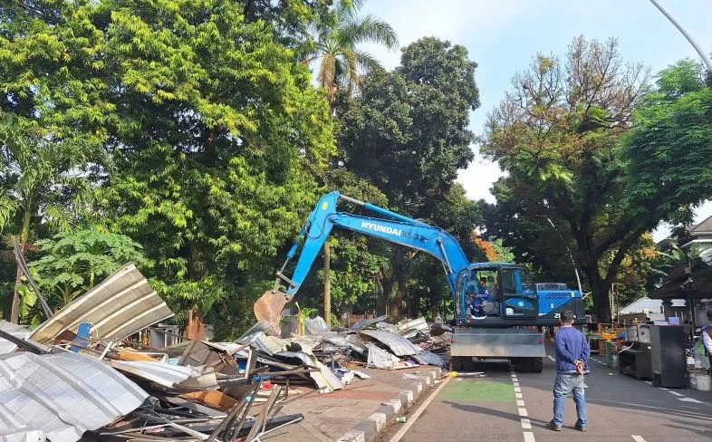 Penertiban Bangunan di Pasar Barito.