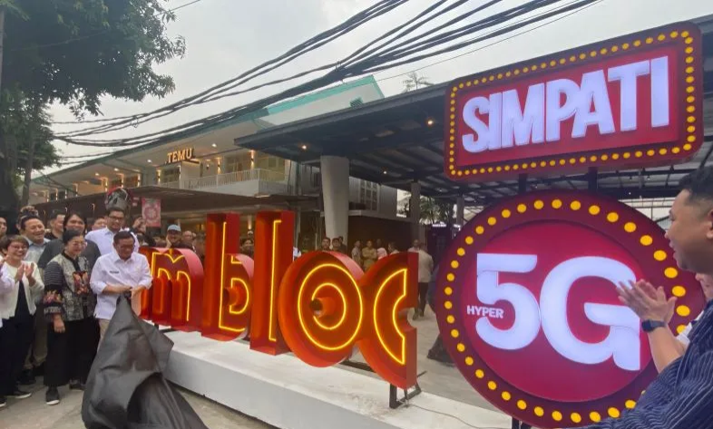 Gubernur DKI Pramono Anung meresmikan M Bloc Space Simpati 5G sebagai ruang kreativitas baru, Jakarta Selatan, Senin (27/10/2025). (ist/ant)