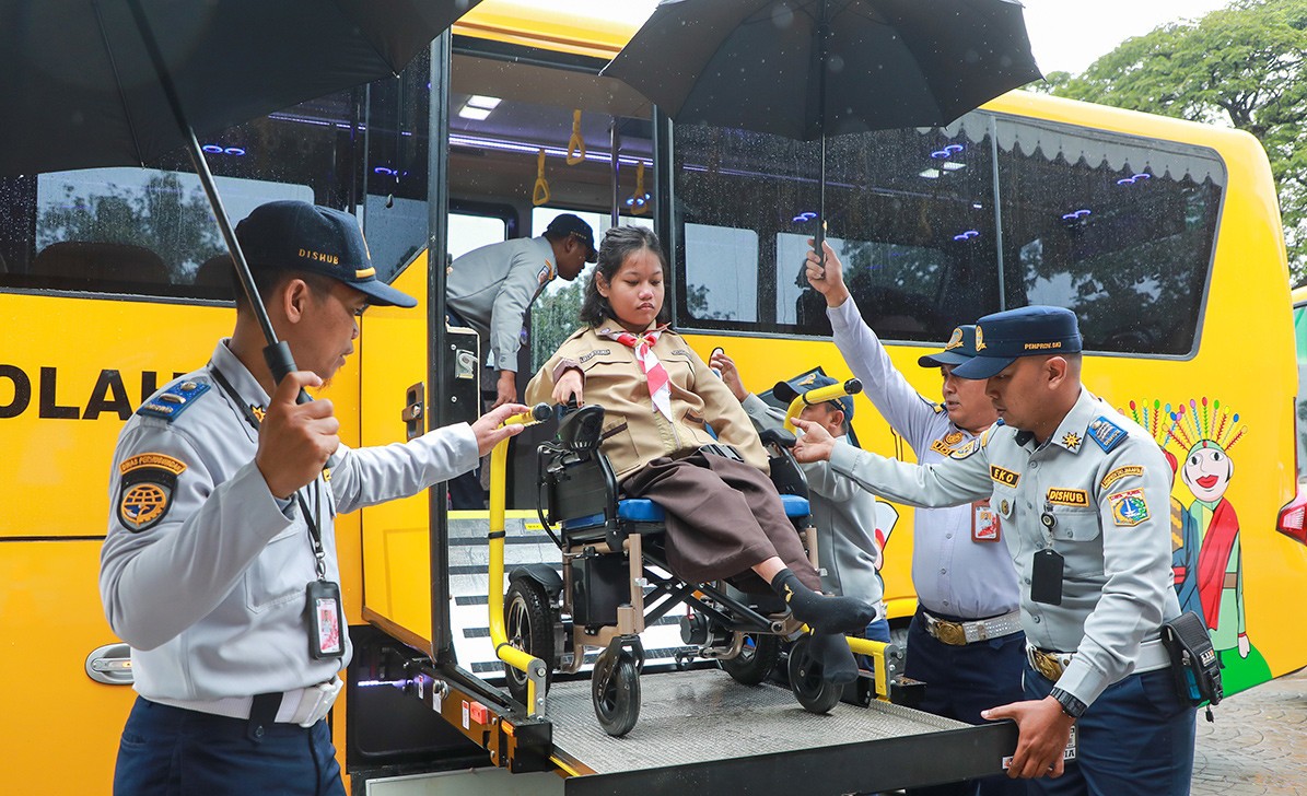 Bus Sekolah Ramah Disabilitas .