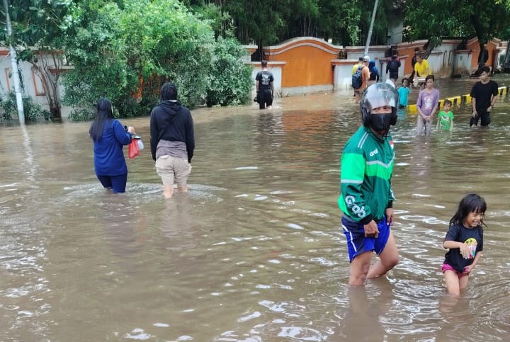 Banjir.