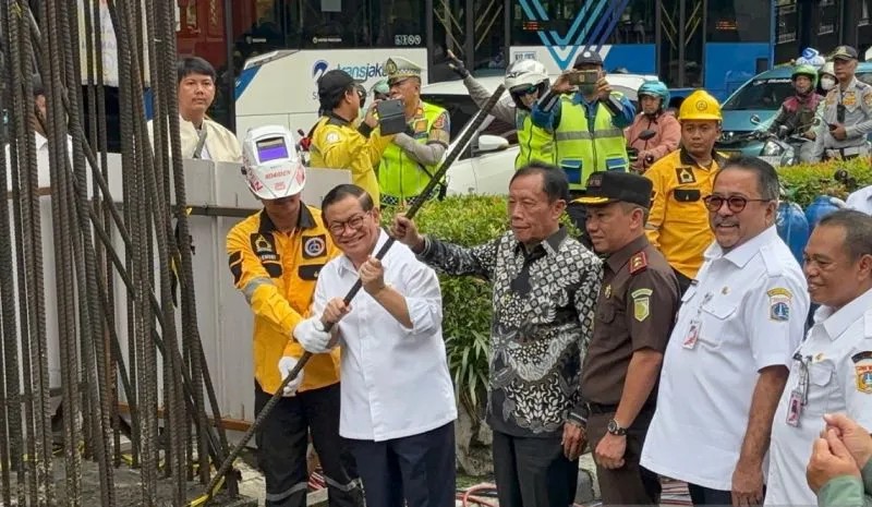 Pembongkaran Tiang Monorel di Kuningan