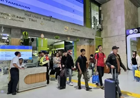 Stasiun Gambir.