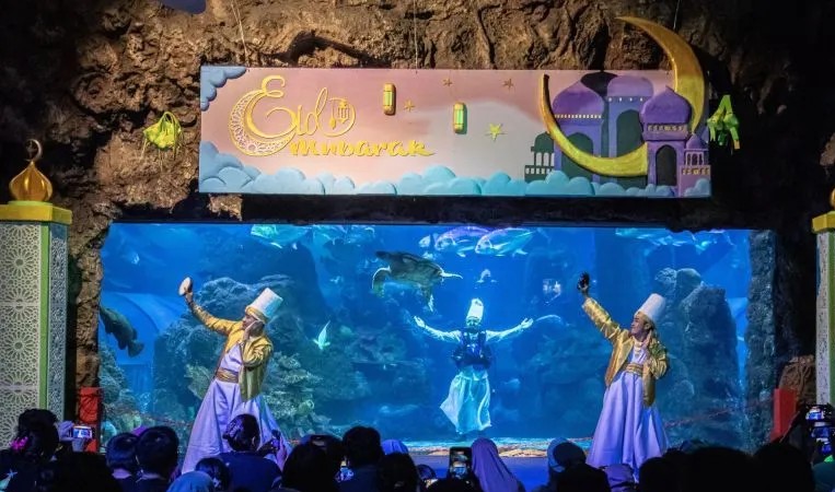 Aktraksi di SeaWorld Ancol.