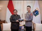 Kapolda Metro Jaya Komjen Pol Dadang Hartanto bersama Gubernur DKI Jakarta Pramono Anung.